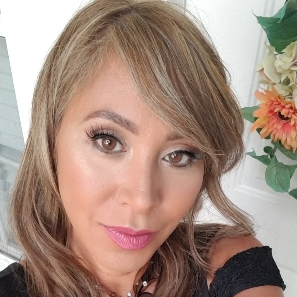 Meet your Posher, Connie